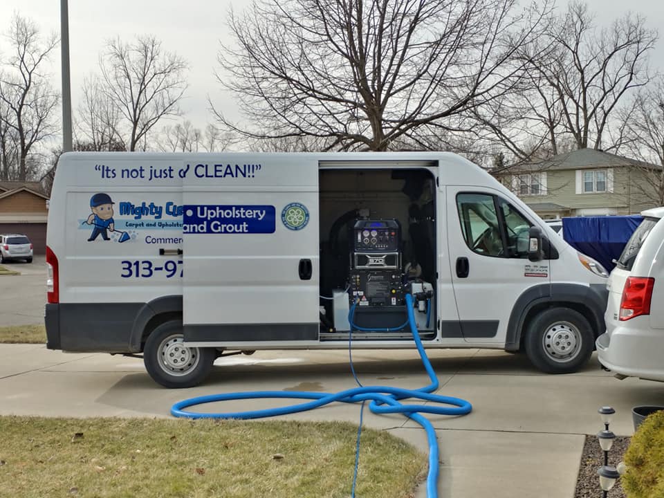 commercial carpet cleaning truck